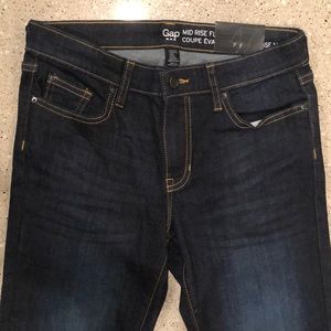 Gap Dark Wash Mid Rise Flare 27x33